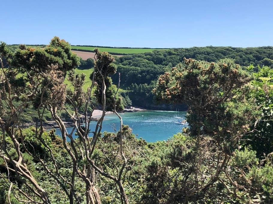 Spacious Cottage In The Village Of Wembury Exterior foto